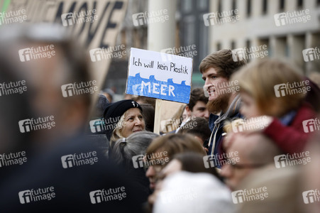 Schülerdemonstration 'Fridays for Future' in Berlin