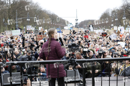 Schülerdemonstration 'Fridays for Future' in Berlin