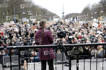 Schülerdemonstration 'Fridays for Future' in Berlin