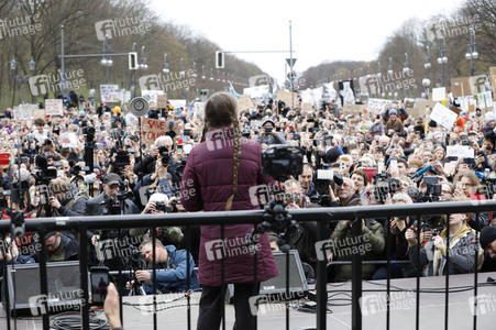 Schülerdemonstration 'Fridays for Future' in Berlin
