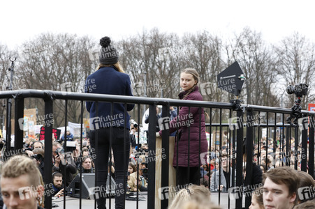 Schülerdemonstration 'Fridays for Future' in Berlin