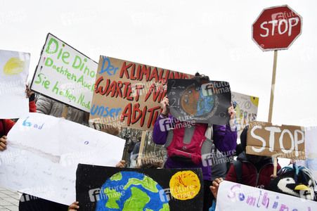 Schülerdemonstration 'Fridays for Future' in Berlin