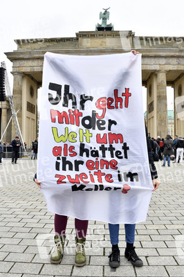Schülerdemonstration 'Fridays for Future' in Berlin