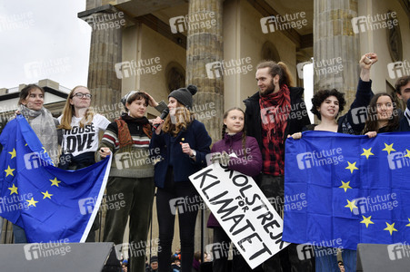 Schülerdemonstration 'Fridays for Future' in Berlin