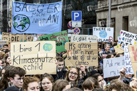 Schülerdemonstration 'Fridays for Future' in Berlin