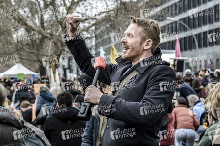 Schülerdemonstration 'Fridays for Future' in Berlin