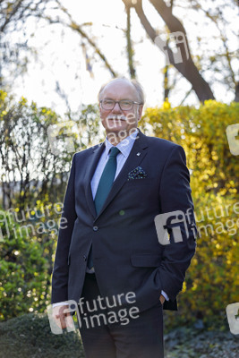 Enthüllung der Ehrentafel für die lit.cologne 2019 in Köln
