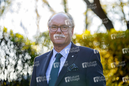 Enthüllung der Ehrentafel für die lit.cologne 2019 in Köln