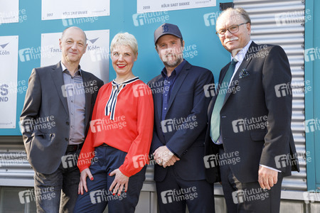 Enthüllung der Ehrentafel für die lit.cologne 2019 in Köln