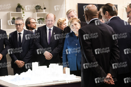 Eröffnungsrundgang der Kanzlerin auf der Hannover Messe 2019