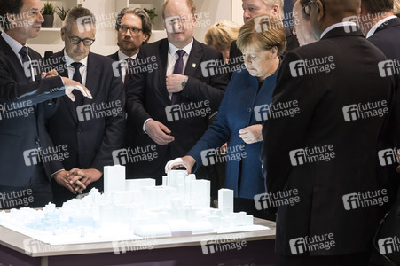 Eröffnungsrundgang der Kanzlerin auf der Hannover Messe 2019