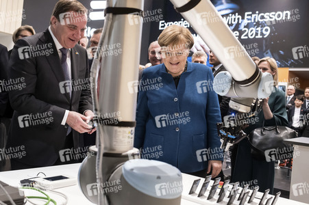 Eröffnungsrundgang der Kanzlerin auf der Hannover Messe 2019