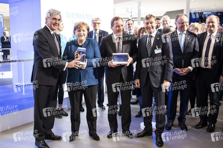 Eröffnungsrundgang der Kanzlerin auf der Hannover Messe 2019