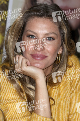 Buchsignierstunde mit Gisele Bündchen in Hamburg