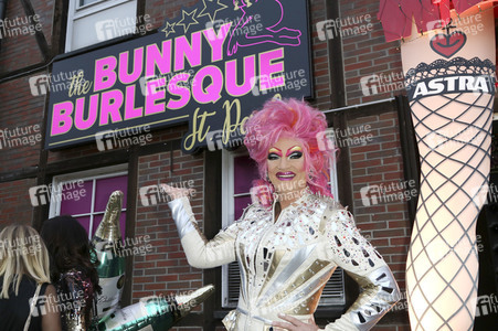 Eröffnung 'The Bunny Burlesque St. Pauli' in Hamburg