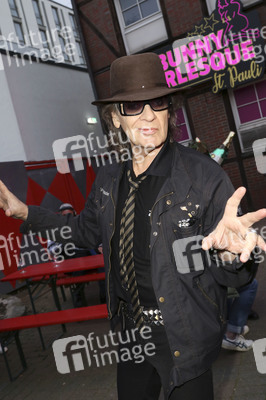 Eröffnung 'The Bunny Burlesque St. Pauli' in Hamburg