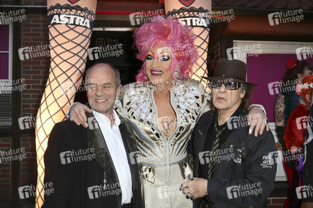 Eröffnung 'The Bunny Burlesque St. Pauli' in Hamburg