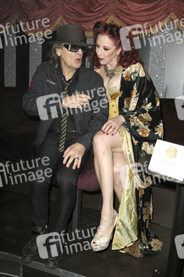 Eröffnung 'The Bunny Burlesque St. Pauli' in Hamburg