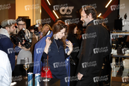 Eröffnung des ersten temporären AlphaTauri 3D-Knit Labs in Berlin