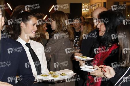 Eröffnung des ersten temporären AlphaTauri 3D-Knit Labs in Berlin