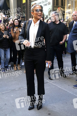 Jennifer Lopez bei Radio Beats 1 in New York