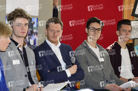 Ministerpräsident Michael Kretschmer bei einem Schülerworkshop in Görlitz