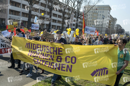 Demontration 'Gemeinsam gegen Verdrängung und Mietenwahnsinn' in Berlin