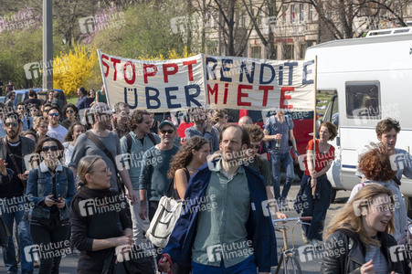 Demontration 'Gemeinsam gegen Verdrängung und Mietenwahnsinn' in Berlin