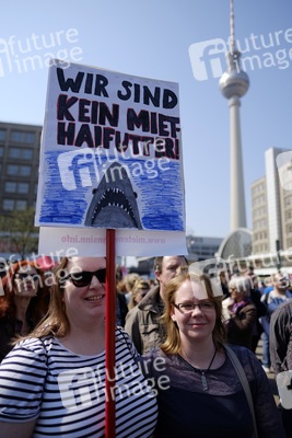 Demontration 'Gemeinsam gegen Verdrängung und Mietenwahnsinn' in Berlin