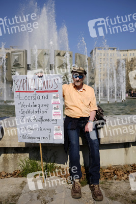 Demontration 'Gemeinsam gegen Verdrängung und Mietenwahnsinn' in Berlin