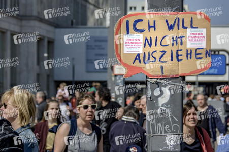 Demontration 'Gemeinsam gegen Verdrängung und Mietenwahnsinn' in Berlin
