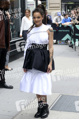 Milla Jovovich und Sasha Lane bei der Talkshow 'Build Series' in New York