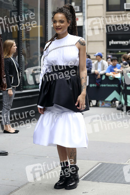 Milla Jovovich und Sasha Lane bei der Talkshow 'Build Series' in New York