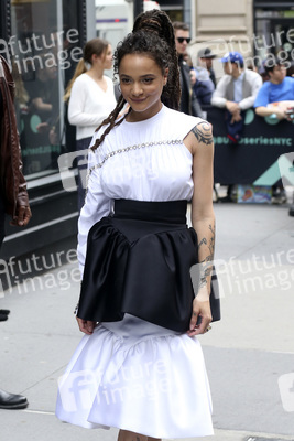 Milla Jovovich und Sasha Lane bei der Talkshow 'Build Series' in New York