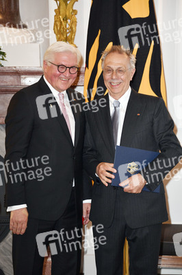 Verleihung des Verdienstordens der Bundesrepublik Deutschland an Dieter Kosslick in Berlin