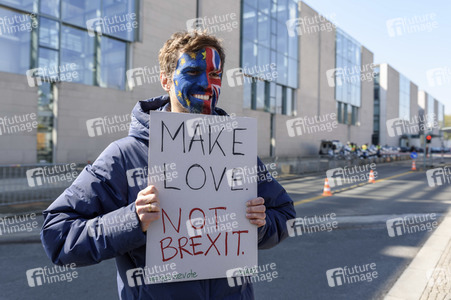 Theresa May zu Brexit Gespräch in Berlin