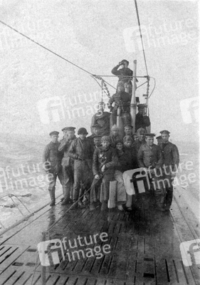 Die Mannschaft des U-Boots SM U-81 im 1. Weltkrieg