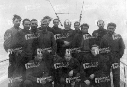 Die Mannschaft des U-Boots SM U-81 im 1. Weltkrieg