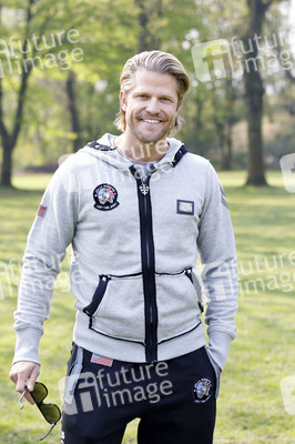 Charity Fußball-Länderspiel in Duisburg