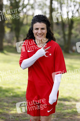 Charity Fußball-Länderspiel in Duisburg