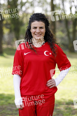 Charity Fußball-Länderspiel in Duisburg