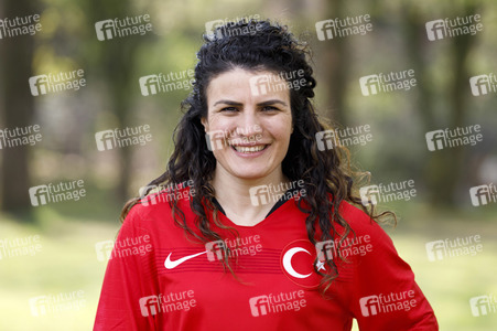 Charity Fußball-Länderspiel in Duisburg