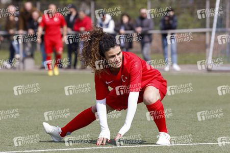 Charity Fußball-Länderspiel in Duisburg