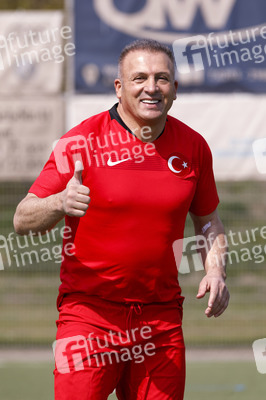 Charity Fußball-Länderspiel in Duisburg