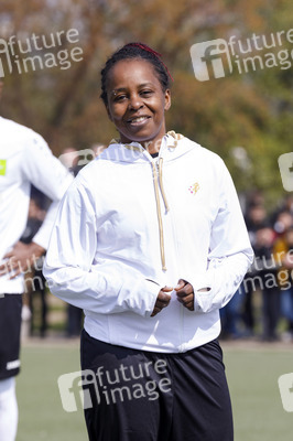 Charity Fußball-Länderspiel in Duisburg