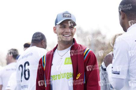 Charity Fußball-Länderspiel in Duisburg