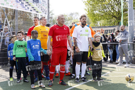 Charity Fußball-Länderspiel in Duisburg
