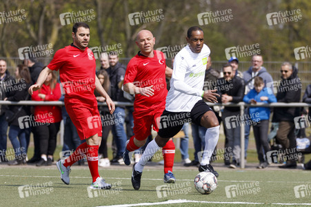 Charity Fußball-Länderspiel in Duisburg