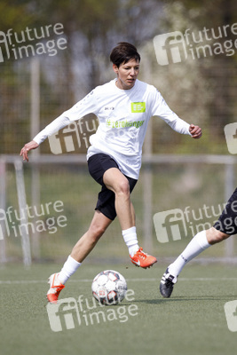 Charity Fußball-Länderspiel in Duisburg