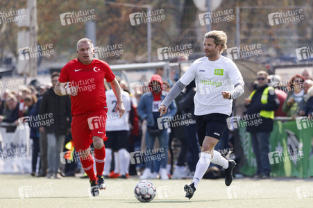 Charity Fußball-Länderspiel in Duisburg